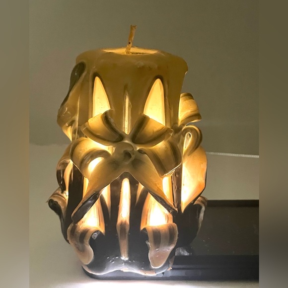 Set of 2 Unique vintage Artisan  hand carved 70s Glow ribbon candles Not Used. - Picture 8 of 9